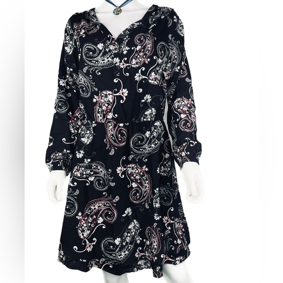 White House Black Market Paisley Print Long sleeve V-Neck  Dress Sz 8 - Picture 1 of 8